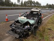 El veh�culo accidentado en la autov�a qued� destrozado. 
