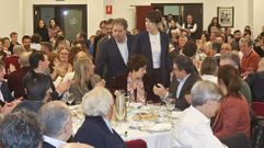 Ana Pont�n, a su llegada al desayuno con el empresariado pontevedr�s, acompa�ada del alcalde, Miguel Anxo Fern�ndez Lores.