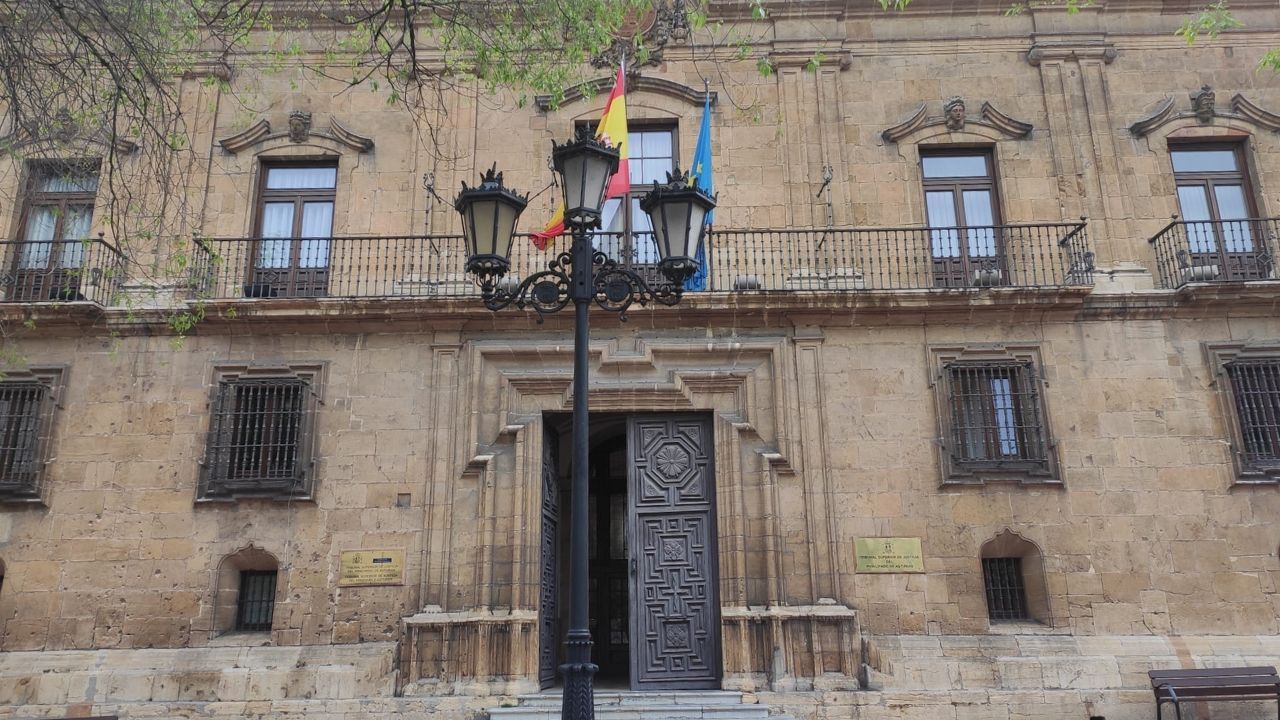 Despedido por faltar 17 días al trabajo tras una baja: alegó que no vio el alta porque tenía el correo acumulado