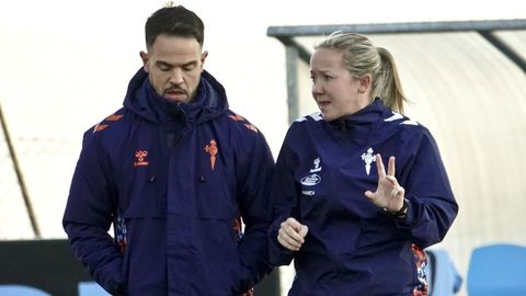 David Ferreiro y Vicky V�zquez, en un partido de As Celtas en A Madroa en la temporada 2024/2025.