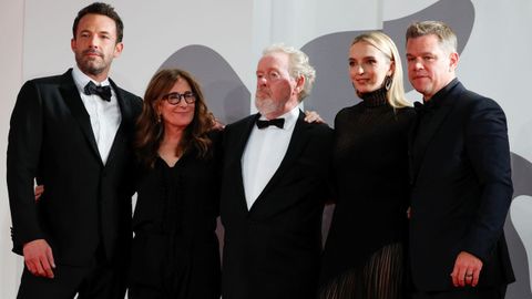 Ben Affleck, la guionista Nicole Holofcener, Ridley Scott y los actores Jodie Comer y Matt Damon, en la Mostra.