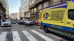 Ambulancia y polic�a, en la calle Entrepe�as