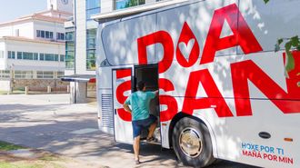 El bus para donar sangre, en una visita reciente a Carballo 