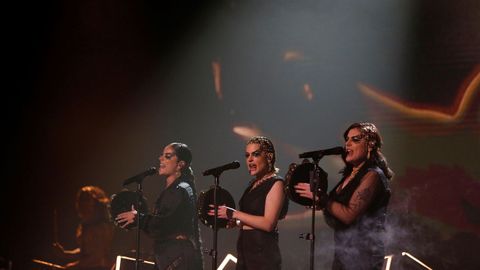 El grupo Tanxugueiras acta durante la final del Benidorm Fest