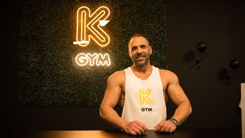Kike Garc�a es el propietario del gimnasio Korporis en Boiro