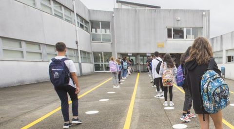 Imagen del primer día de clases en el IES Agra de Leborís