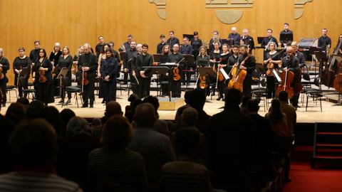 Un minuto de silencio en recuerdo de Helmuth Rilling abri� este viernes el concierto de la Filharmon�a