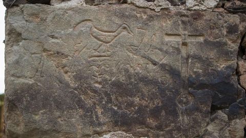 En la capilla de San Mamede hay una l�pida con unos curiosos grabados de origen desconocido