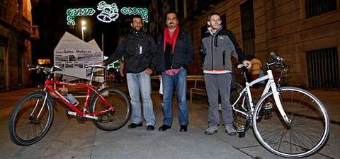P�rez y Torres (izq y dcha, respectivamente) pertenecen a Masa Cr�tica, y Quintill�n (centro) a la Mancomunidade de Montes . 