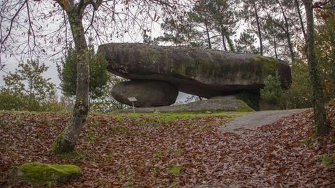 Existe una leyenda relacionada con la Pena dos Namorados, de Ponteareas