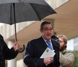 El alcalde, aunque no est� imputado, acudi� para respaldar a sus compa�eros; Amelia Gonz�lez y Juan de la Fuente llegaron juntos.