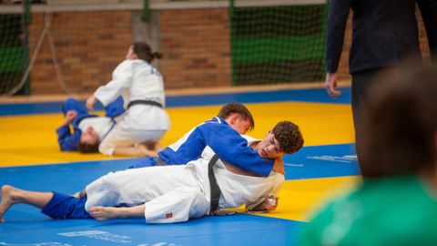 Supercopa de Espa�a de Galicia de Yudo en el pabell�n San Narciso de Mar�n
