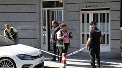 Investigadores de Polic&iacute;a Nacional en el lugar de los hechos