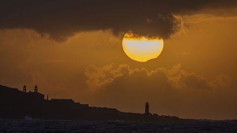 Galicia fue uno de los pocos lugares de Espaa y de Europa desde donde se puedo contemplar el eclipse de sol. As se vio desde la Costa da Morte. 08/04/2024