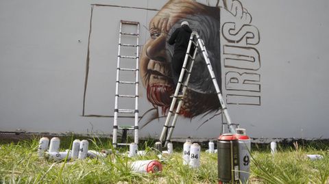 Diego As, elaborando el grafiti este sábado con el que ganó el premio nacional
