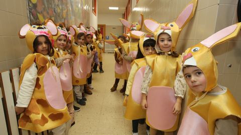 No CEIP San Tom� disfrazaronse de personaxes de contos