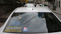 Imagen de archivo de un taxi en la capital ourensana.
