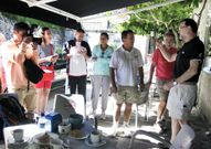 Rajoy ejerci� de gu�a con unos turistas de Mallorca. 