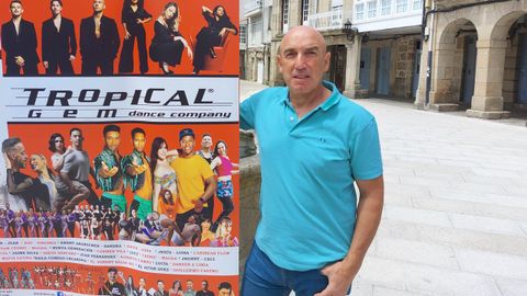 Modesto Vispo, organizador del Festival Baila Conmigo, en la praza do Millo de Celanova.