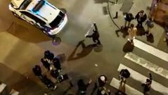 Imagen del v�deo grabado a las cinco de la madrugada por los vecinos de la zona del Orz�n, en A Coru�a.