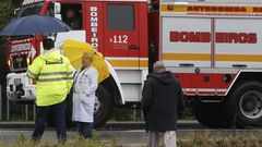 Imagen de archivo de los Bomberos de Betanzos y personal sanitario en una intervenci�n