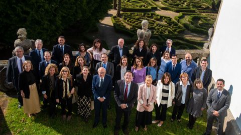 Los fiscales posando este lunes en los jardines del pazo de Marin.