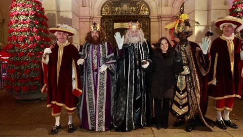 Los Reyes Magos a su llegada a la plaza de Mar�a Pita, con la alcaldesa