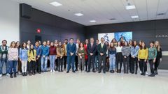 Los alumnos del MPXA junto a responsables de la Fundaci�n Amancio Ortega y del M�ster durante su visita a las instalaciones de Inditex