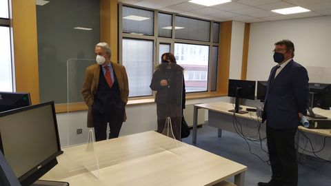 La viceconsejera de Justicia, Encarnaci�n Vicente, y Jes�s Mar�a Chamorro, presidente del TSJA  visitando  las obras del nuevo Juzgado de Instrucci�n y Primera Instancia n�mero 8 de Avil�s