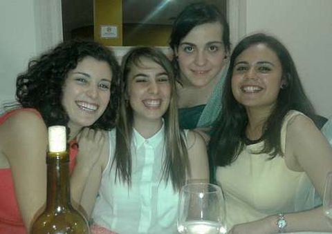 Paula, Elena, Vanesa y Laura en la cena de graduaci�n.