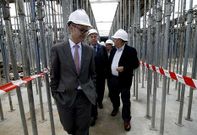 El conselleiro recorri� las obras del nuevo colegio de Betanzos, de cinco aulas.