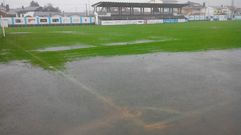 As� de anegado estaba el c�sped del Pepe Barrera cuando a finales de noviembre se suspendi� el encuentro Ribadeo-Bertamir�ns.