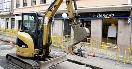 Imagen de las obras de canalizaci�n de gas natural en el Campo da Feira de Cerceda.