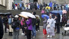 La llegada de peregrinos a Santiago se intensific a partir del Jueves Santoy volvieron a formarse colas para acceder a la Catedral