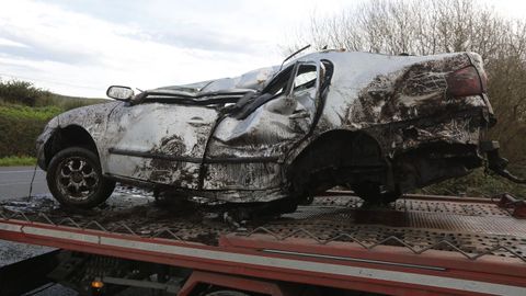 Estado en el que quedó el coche en el que viajaba la mujer fallecida en accidente de circulación en Cervo