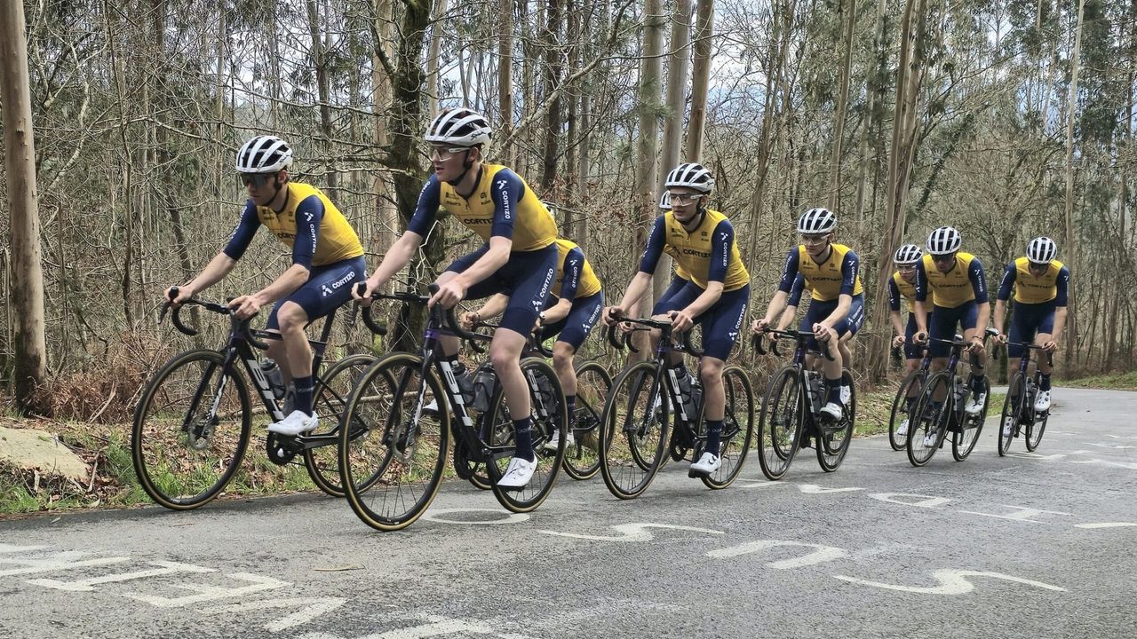 El Club Ciclista Padronés Cortizo encara con bajas la Vuelta a Castilla La Mancha