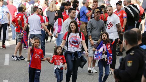 �Celebraste el ascenso de la UD Ourense?.La fiesta comenz� en Meis y se traslad� a la fuente de Concepci�n Arenal