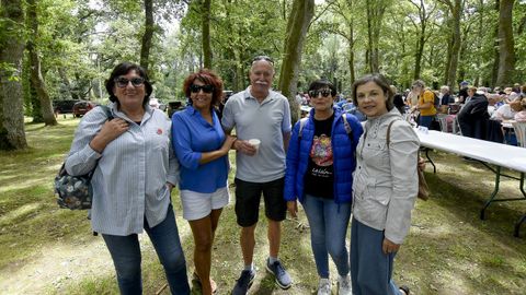 Ambiente na carballeira de Santa Isabel no Convivio da Cultura Galega de Outeiro de Rei