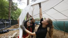 Pasadas las fiestas de San Roque, las pandillas viveirenses se trasladan a Naseiro para el montaje de la romer�a, que se celebrar� del 25 al 30 de agosto