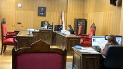 El acusado y su abogada comparecieron por videoconferencia en la sala de vistas del Juzgado de lo Penal 1 de Ourense