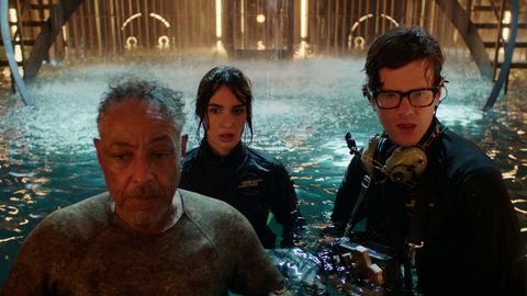 Giancarlo Esposito, Paz Vega y Peter Mark Kendall, en el episodio �Blanco� de �Caleidoscopio�