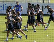 Fernando Vzquez ha tenido que recurrir a trece jugadores del filial y el juvenil para completar la convocatoria para Monforte.