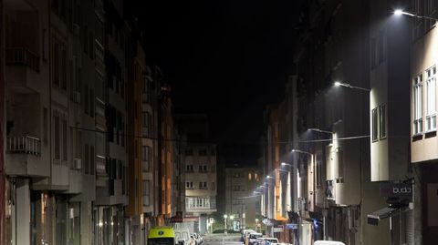 Iluminaci�n en una calle de Carballo