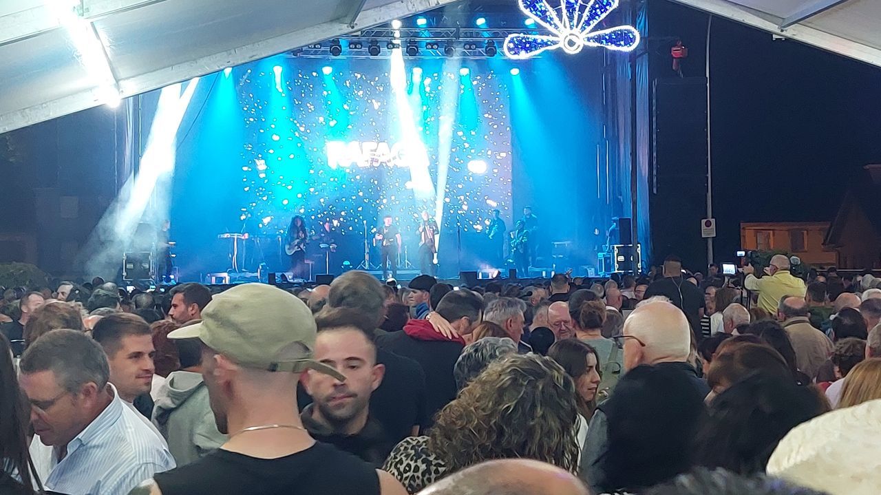 El grupo Ráfaga cerró su gira por Europa con una brillante actuación en Ribadeo