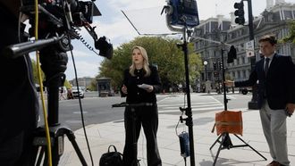 La corresponsal de la CNN Betsy Klein informa desde fuera de la Casa Blanca