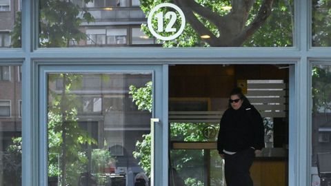 Una de las hijas del expresidente del Gobierno Jos� Luis Rodr�guez Zapatero a su salida de las oficinas de la empresa What The Fav, a 19 de mayo de 2026, en Madrid (Espa�a).