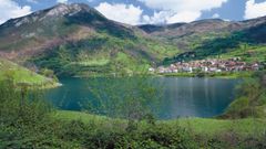 Embalse de Tanes, o Taes en asturiano