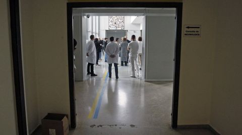 El personal de limpieza del hospital de Monforte tiene que atender las bajas y ausencias de sus compa�eros porque la empresa no las cubre con suplentes