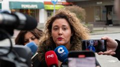 Patricia Otero atiende a los medios de comunicaci�n este jueves en Lugo