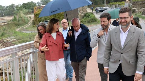 La conselleira de Medio Ambiente, &Aacute;ngeles V&aacute;zquez, durante su visita a Vilanova para presentar la obra